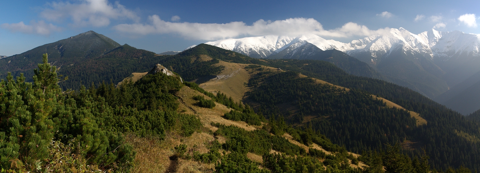 IMG_4016_vyhled z babek.jpg - Panorama cestou z vrcholu Babky do sedla Predúvratie